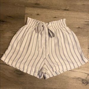 Medium hollister paper bag shorts